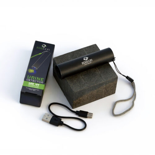 Ecodor EcoLight újratölthető UV‑vizeletdetektor az asztalra helyezve